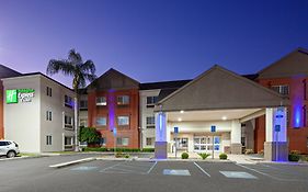 Holiday Inn Express & Suites - Tulare, An Ihg Hotel